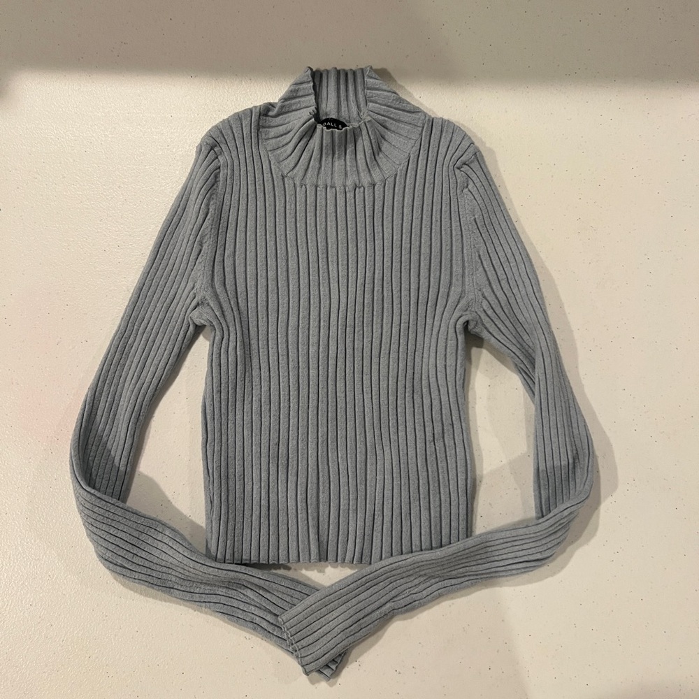 Kendall & Kylie Light Gray Ribbed Sweater